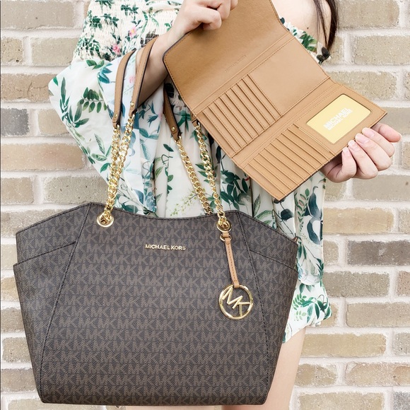 🥰🥰 Michale Kors Chain Tote Wallet Bundle - Picture 2 of 7